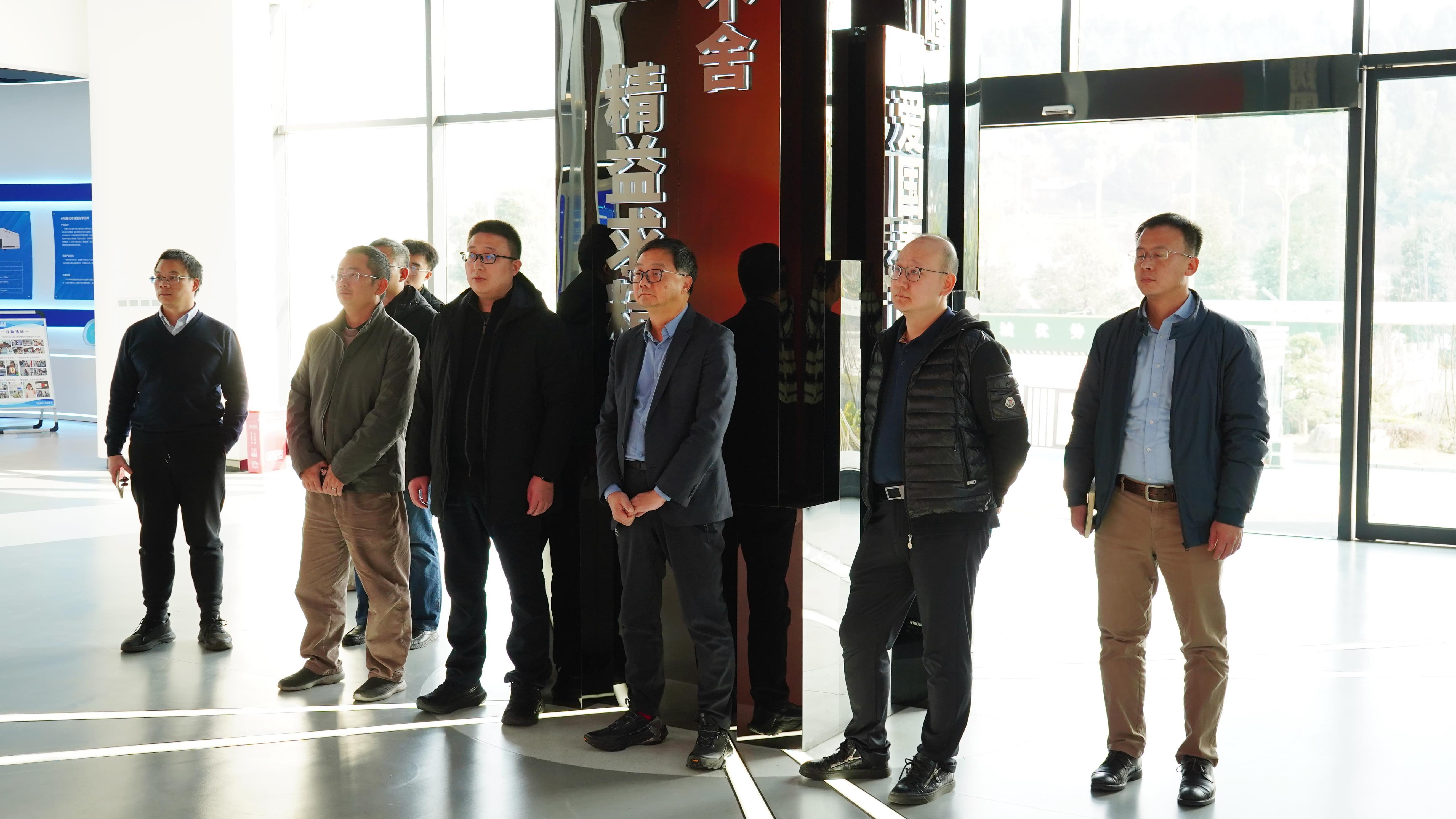 姑苏实验室主任张东驰一行调研光研院 深入交流科技成果转化经验